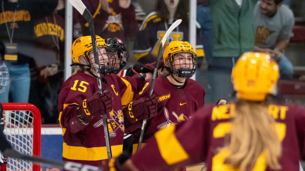 Ava Lindsay celebrates a goal